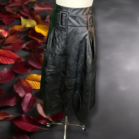 NWT Ashley Stewart Black Vegan Leather A-Line Belted Skirt Plus Size 18 - Picture 5 of 9
